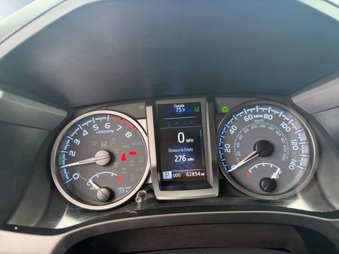 Used 2022 Toyota Tacoma TRD Sport w/ Technology Package AWD/4WD image 4