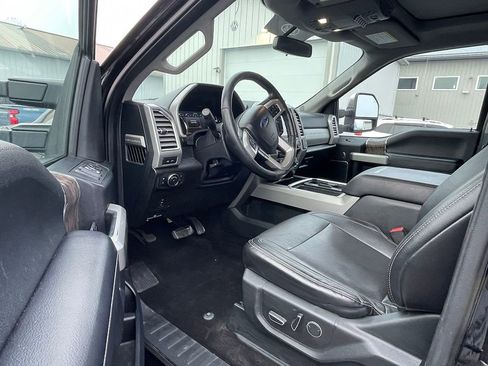 Used 2017 Ford F250 Lariat w/ Chrome Package image 20