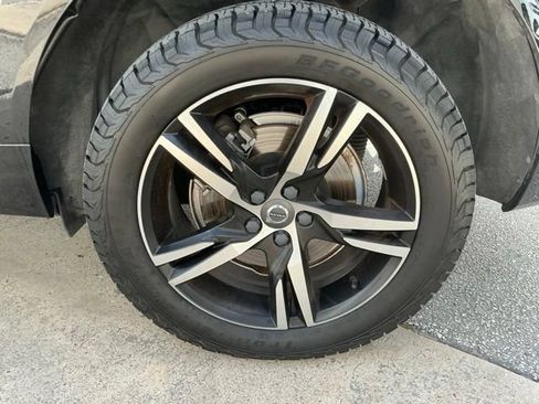 Used 2018 Volvo XC60 T8 R-Design w/ Convenience Package AWD/4WD image 9