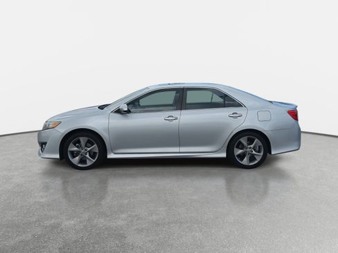 Used 2014 Toyota Camry SE image 8