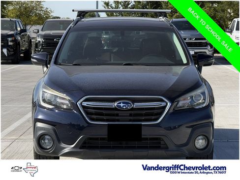 Used 2018 Subaru Outback 3.6R Touring w/ Popular Package #3 AWD/4WD image 8
