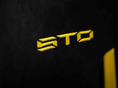 Used 2022 Lamborghini Huracan STO image 35