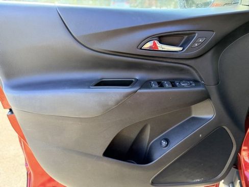 Used 2022 Chevrolet Equinox LT image 19