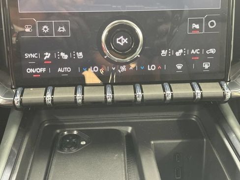 New 2026 GMC Acadia AT4 w/ Luxury Package AWD/4WD image 18