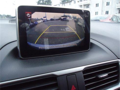 Used 2014 MAZDA MAZDA3 i Touring w/ Technology Package FWD image 21