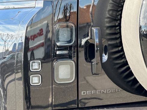 New 2026 Land Rover Defender 110 X-Dynamic SE image 14