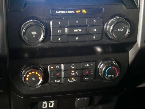 Used 2020 Ford F150 XLT w/ Equipment Group 302A Luxury AWD/4WD image 23