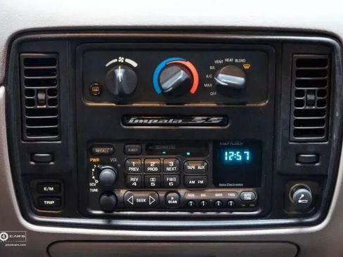 Used 1995 Chevrolet Impala SS RWD image 33