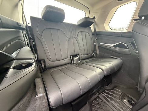 Used 2022 BMW X7 xDrive40i w/ Luxury Seating Package image 35