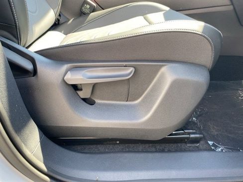 New 2025 Volkswagen Tiguan SE R-Line image 44