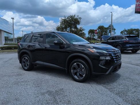 Used 2026 Nissan Rogue SV FWD image 3