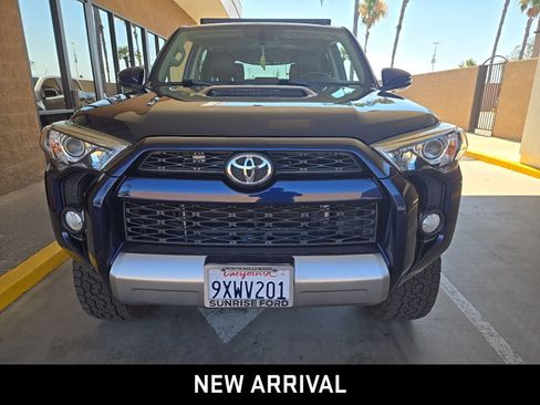 Used 2018 Toyota 4Runner TRD Off-Road Premium AWD/4WD image 2