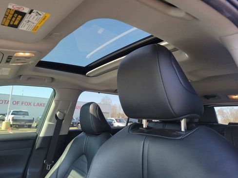 Used 2024 Toyota Highlander XLE AWD/4WD image 18