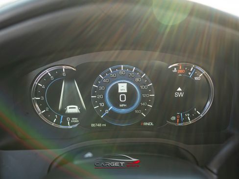 Used 2020 Cadillac Escalade Premium Luxury image 29