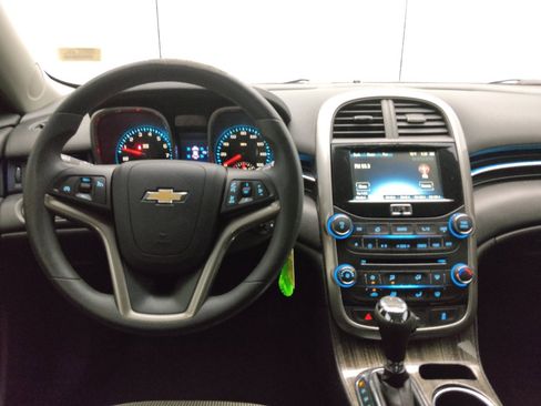 Used 2016 Chevrolet Malibu LT FWD image 22