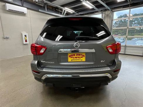 Used 2020 Nissan Pathfinder SV FWD image 4