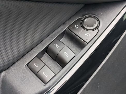 New 2026 Chevrolet Equinox LT image 9