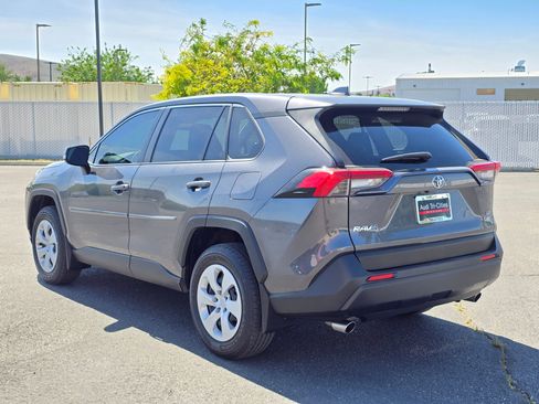 Used 2025 Toyota RAV4 LE AWD/4WD image 35