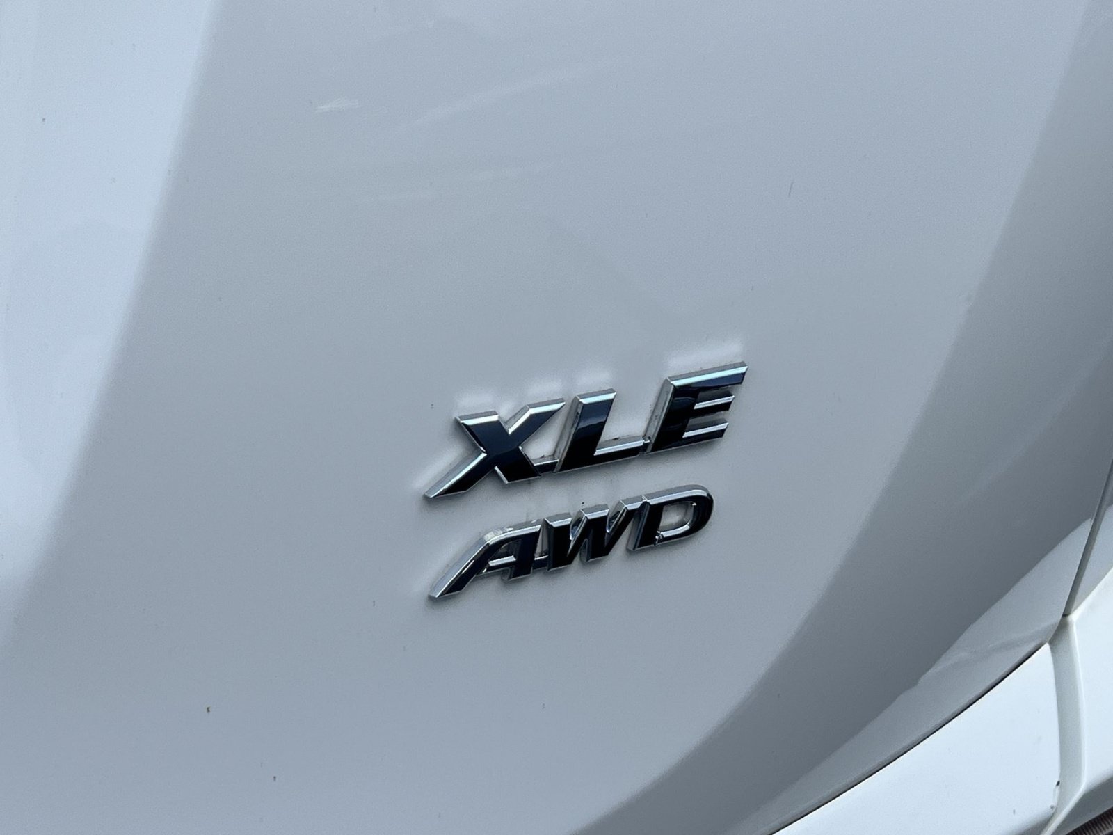 Used 2018 Toyota RAV4 XLE w/ Plus Extra Value Package AWD/4WD image 26