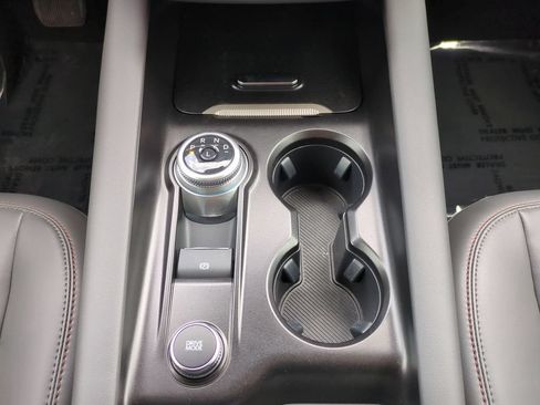 Used 2025 Ford Explorer Active w/ Active Comfort Package RWD image 18