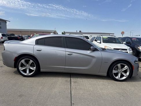 Used 2018 Dodge Charger R/T RWD image 9