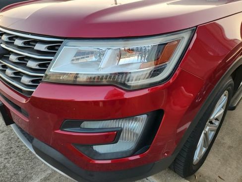 Used 2017 Ford Explorer Limited w/ Equipment Group 301A AWD/4WD image 8