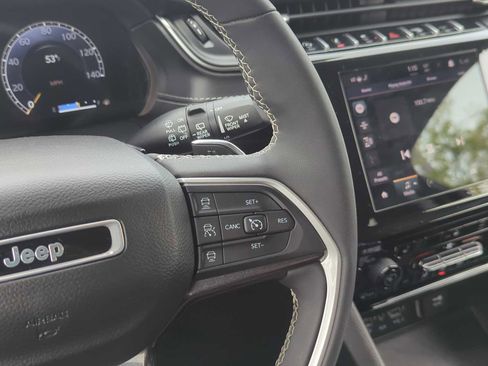 Used 2023 Jeep Grand Cherokee L Laredo w/ Luxury Tech Group I AWD/4WD image 18