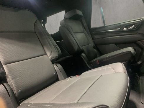 Used 2024 GMC Yukon Denali AWD/4WD image 17