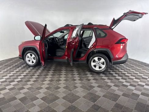 Used 2019 Toyota RAV4 XLE image 16