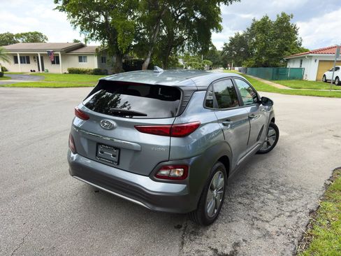 Used 2021 Hyundai Kona Ultimate w/ Cargo Package FWD image 9
