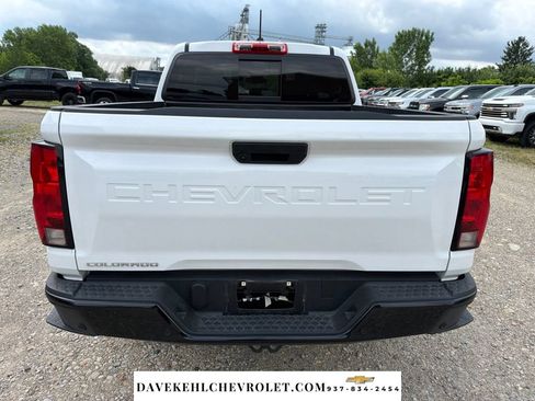 Used 2026 Chevrolet Colorado W/T AWD/4WD image 4