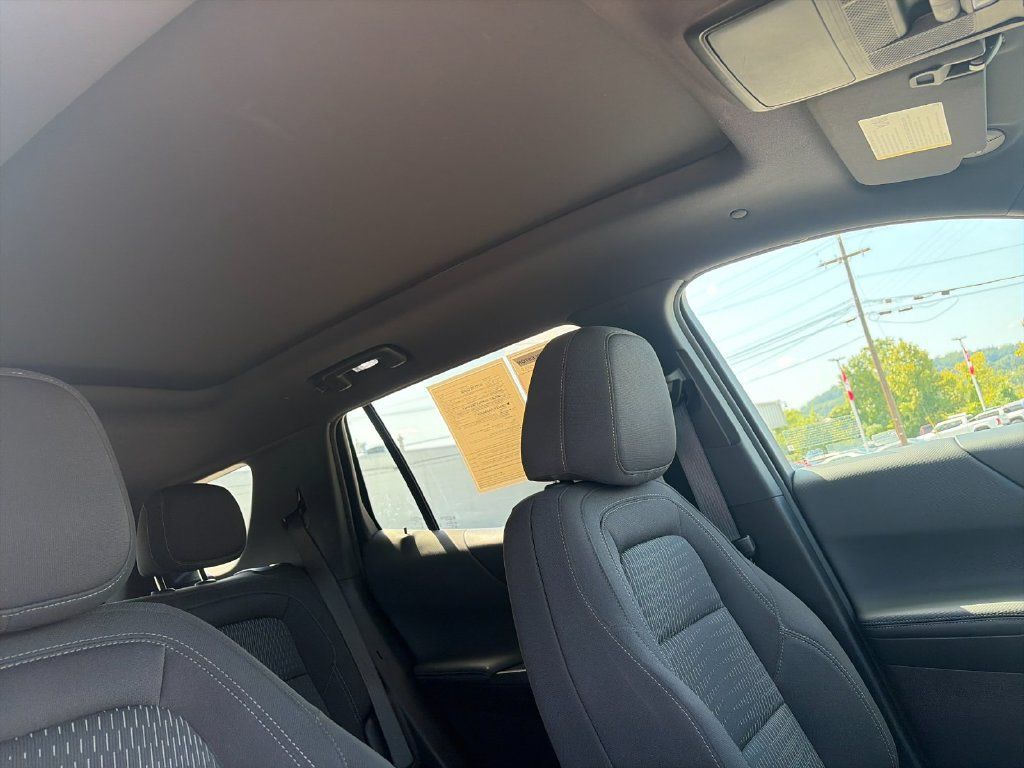Used 2025 Chevrolet Equinox LT AWD/4WD image 19