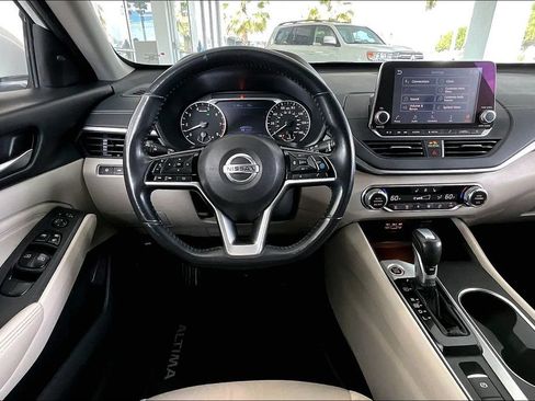Used 2019 Nissan Altima 2.5 SV FWD image 8