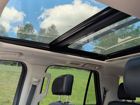 Used 2019 Ford Expedition Platinum AWD/4WD image 22