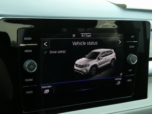 New 2025 Volkswagen Taos SE image 39