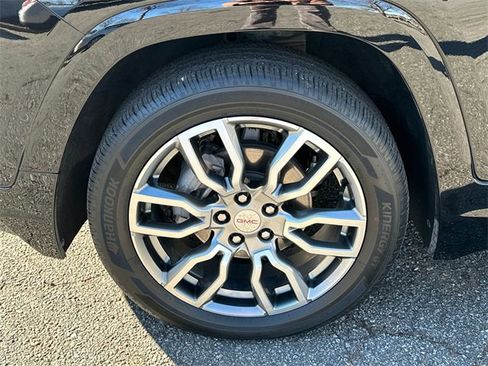 Used 2024 GMC Terrain Denali w/ Denali Premium Package image 11