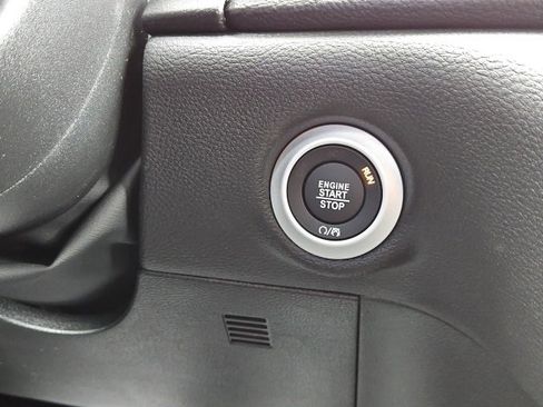 New 2026 Chrysler Pacifica Select image 49