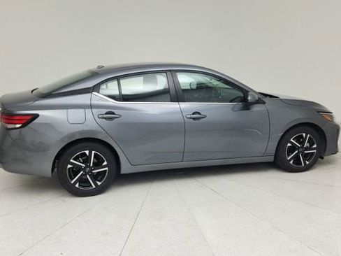 Used 2024 Nissan Sentra SV FWD image 6