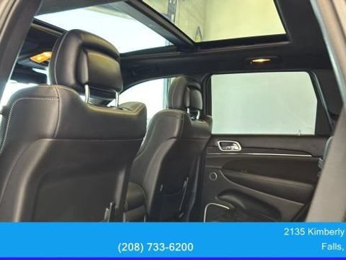 Used 2015 Jeep Grand Cherokee SRT w/ Luxury Group II AWD/4WD image 18