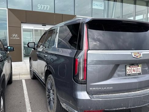Used 2022 Cadillac Escalade Premium Luxury w/ Performance Package AWD/4WD image 5