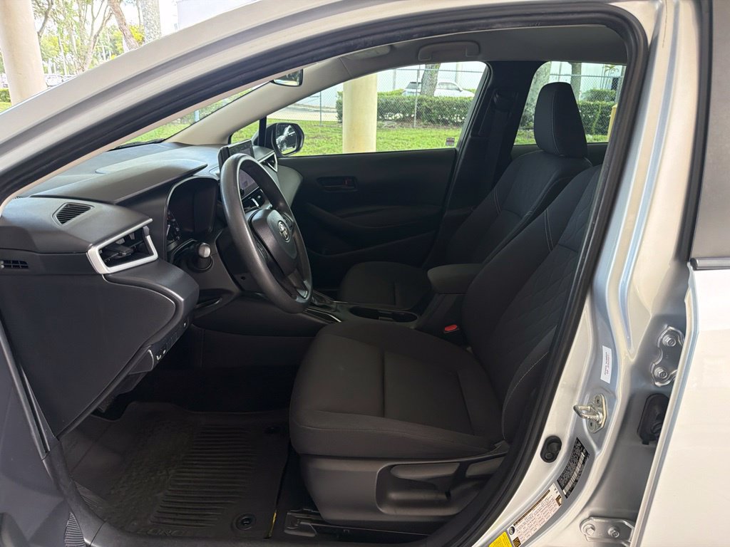 Used 2023 Toyota Corolla LE FWD image 6