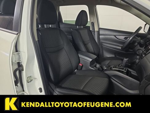 Used 2018 Nissan Rogue SV w/ Premium Package AWD/4WD image 19