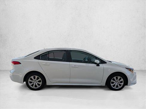 Used 2025 Toyota Corolla LE FWD image 4
