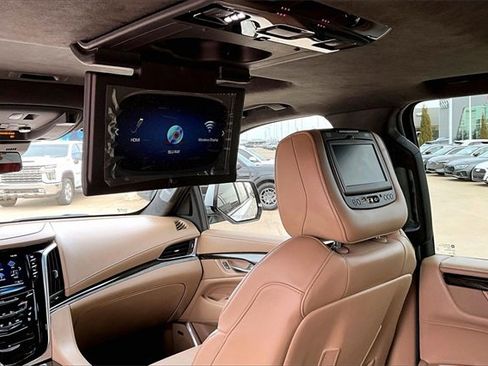 Used 2019 Cadillac Escalade Platinum image 24