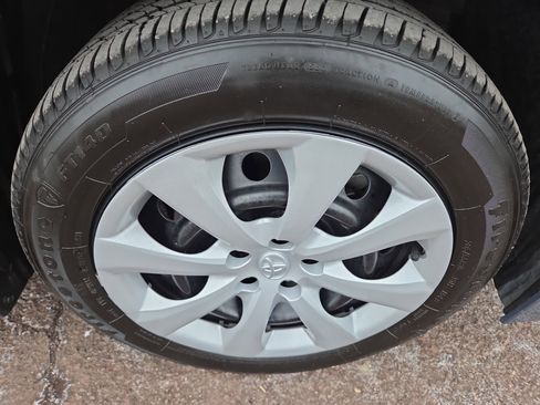 Certified 2025 Toyota Corolla LE image 9