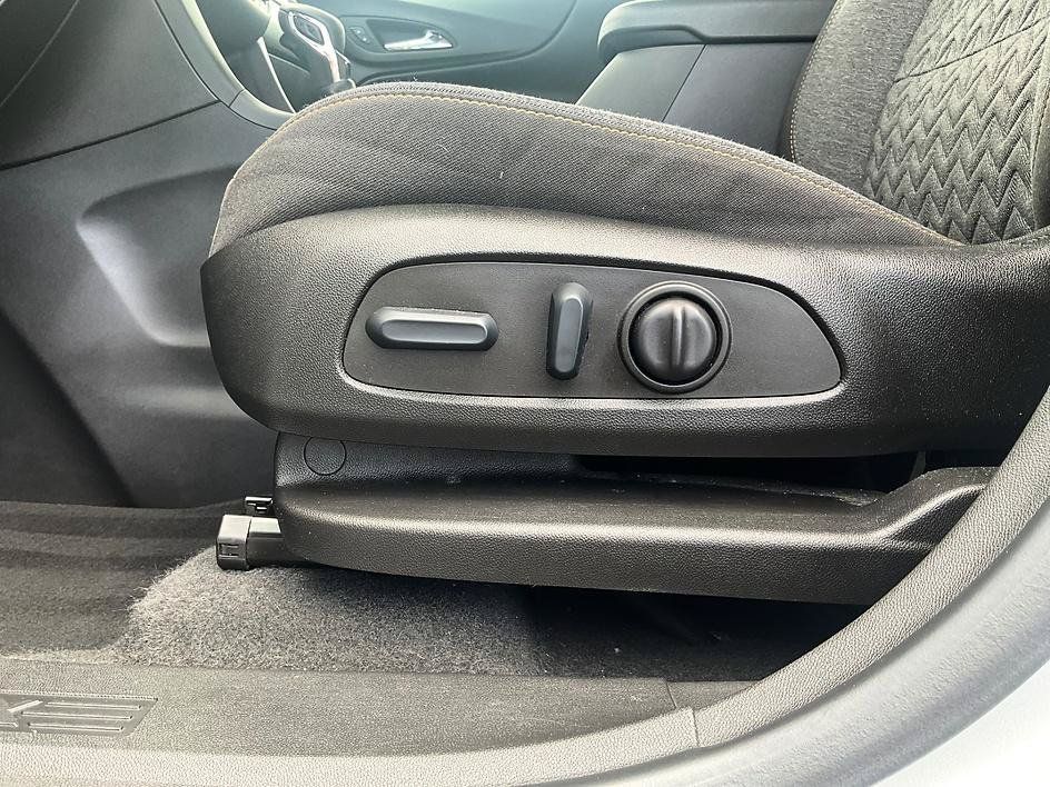 Used 2022 Chevrolet Equinox LT AWD/4WD image 19
