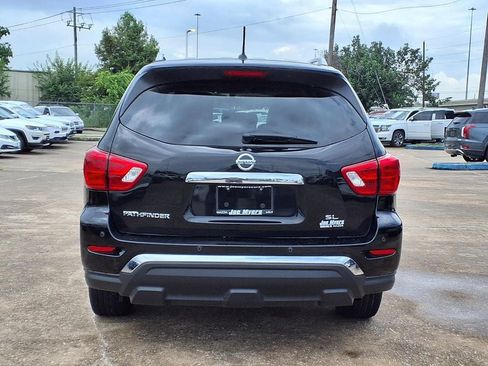 Used 2018 Nissan Pathfinder SL FWD image 8