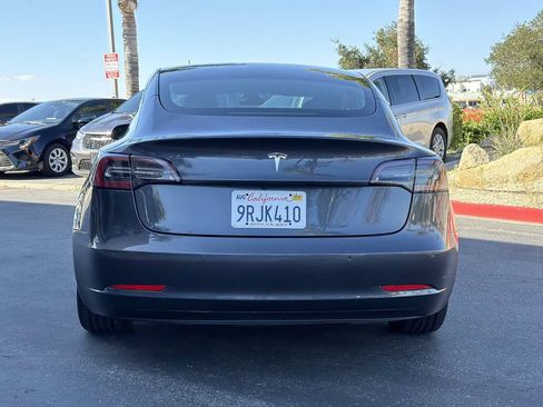 Used 2021 Tesla Model 3 Standard Range Plus RWD image 9