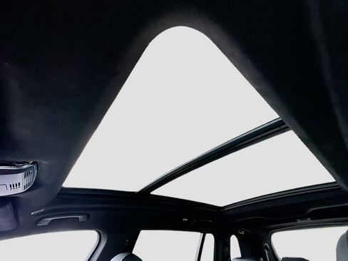 Used 2022 BMW X7 xDrive40i w/ Premium Package image 22