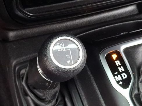 Used 2022 Jeep Wrangler Unlimited Sport AWD/4WD image 23